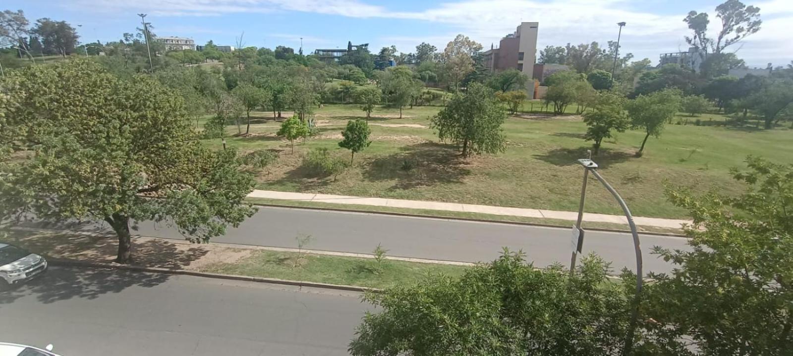 Departamento Frente A La Ciudad Universitaria Apartment