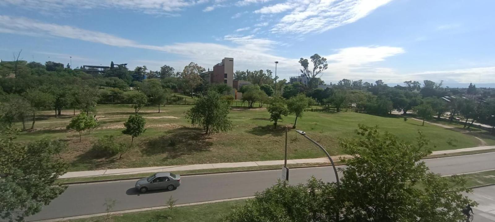 Departamento Frente A La Ciudad Universitaria Apartment